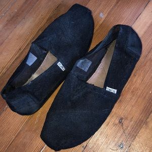 Black lace toms